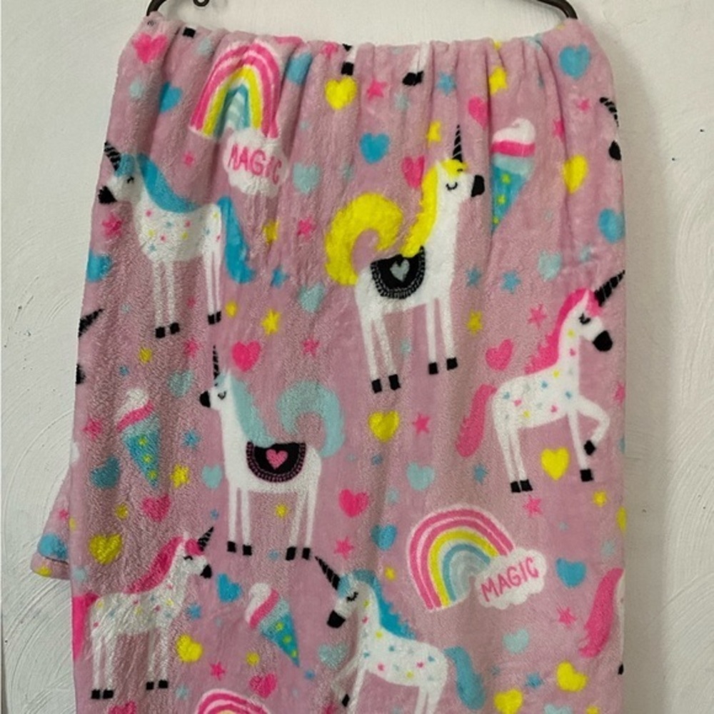 New Unicorn‎ Blanket-Throw Pink-With  Hearts Size 50”X60”